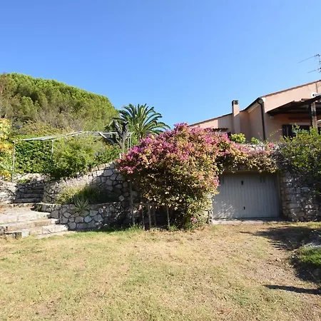 Fiorella Villa Marmi
